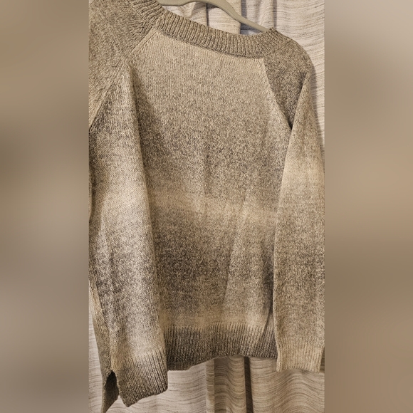 Womens knitted sweater - Picture 2 of 9